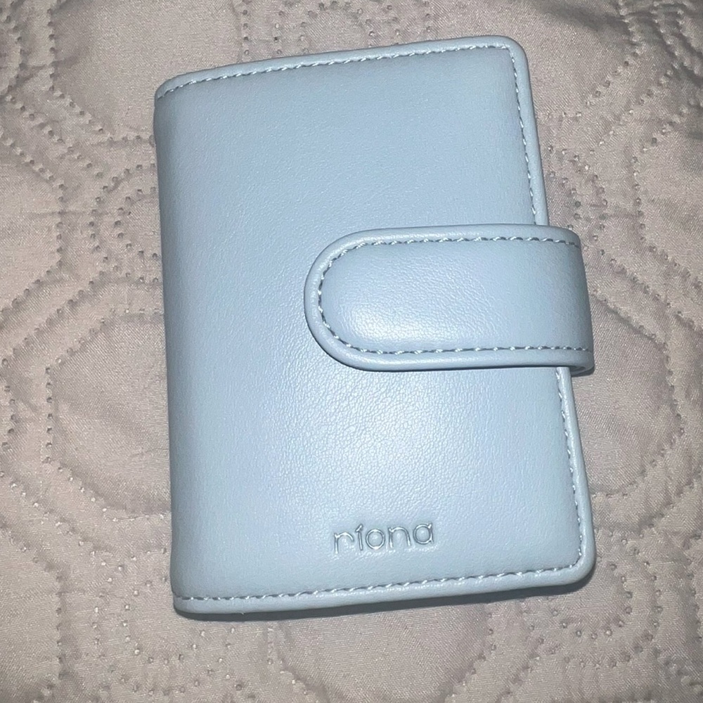 Riona Baby Blue Card Holder